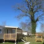 Dans Un Domaine A 4* Litteau