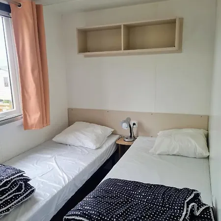 Dans Un Domaine à Camping 4*