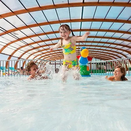 Campingplatz Dans Un Domaine A