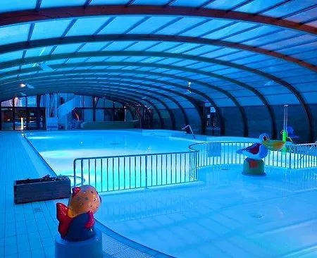 Dans Un Domaine A Campingplatz Litteau