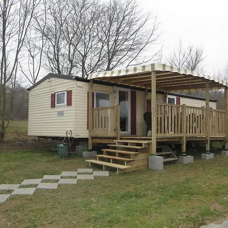 Dans Un Domaine A Campingplatz 4*