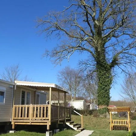 Dans Un Domaine A 4* Litteau