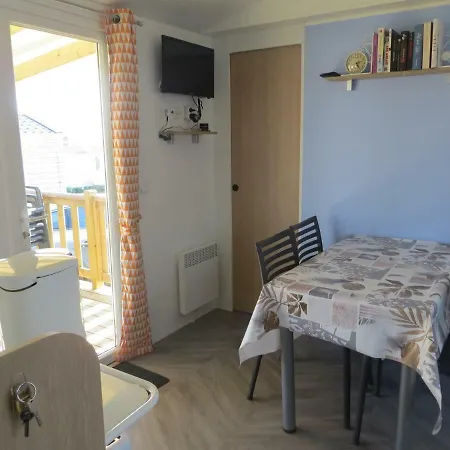 Κάμπινγκ Dans Un Domaine A