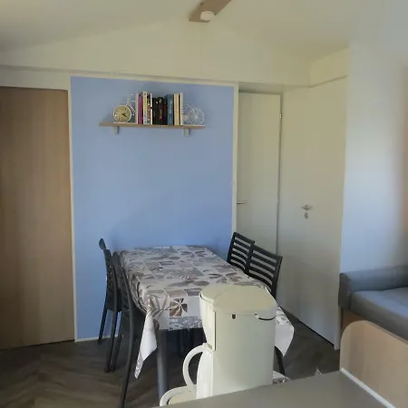 Dans Un Domaine A Campingplatz Litteau