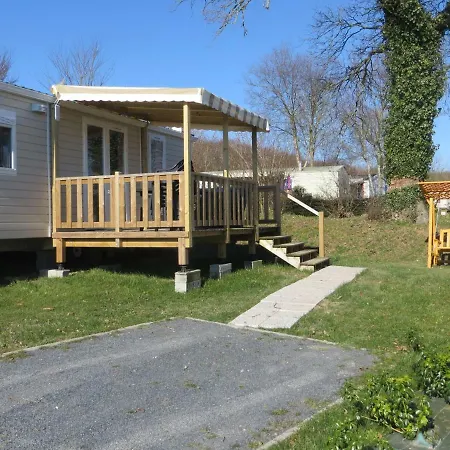 Dans Un Domaine A 4* Litteau