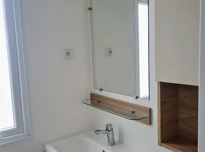 Dans Un Domaine A 4* Litteau