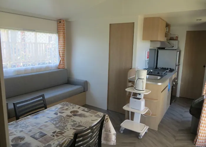 Dans Un Domaine A 4* Litteau